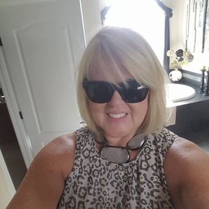 Meet your Posher, Beverly